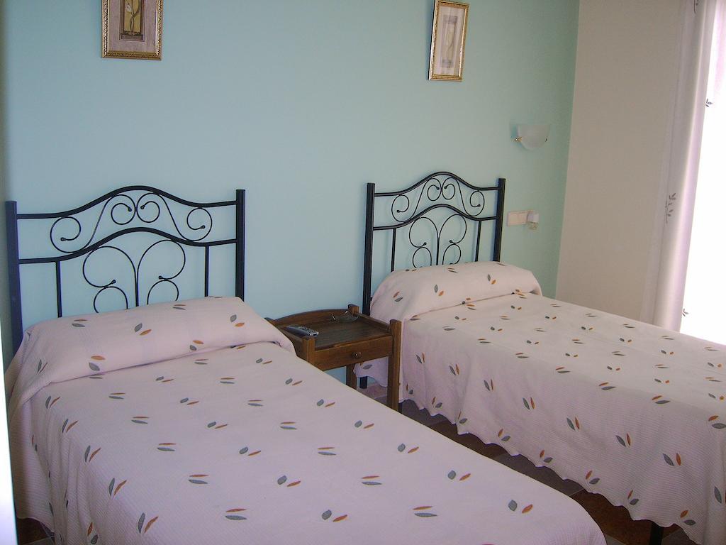 Hostal Cabanas Carboneras de Guadazaón Стая снимка